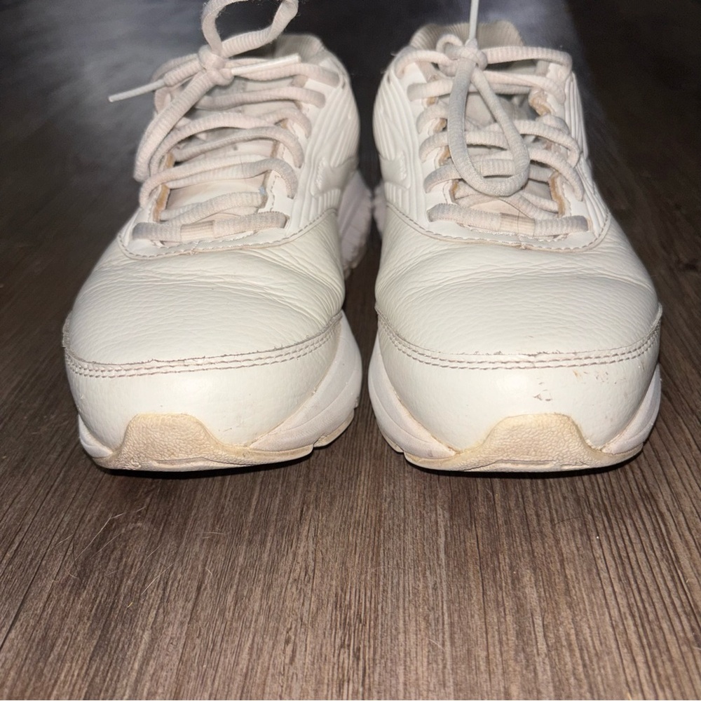 Brooks Addiction Walker 2 White- Size 7 - Picture 4 of 7
